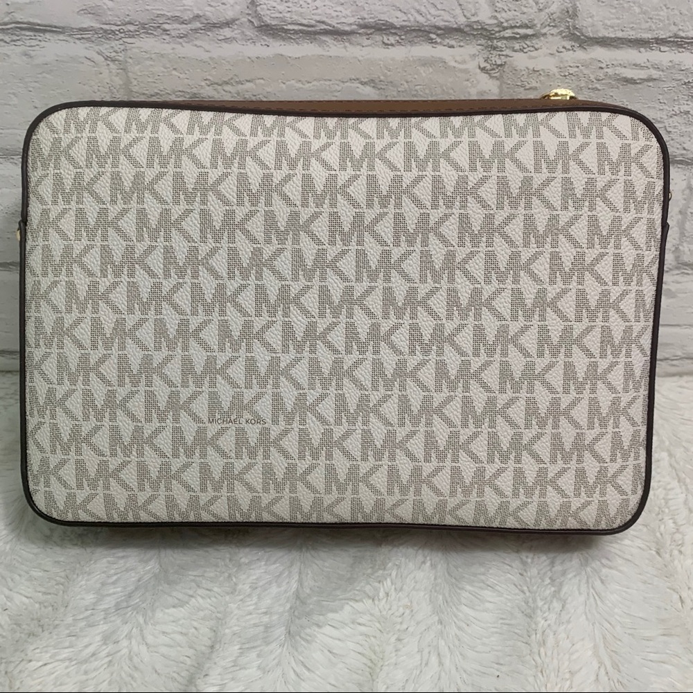 NWT Michael Kors Jet Set Crossbody - Picture 2 of 10